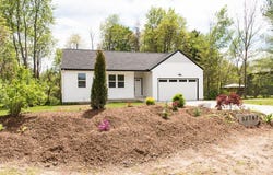 32787 Bradeen Avenue, Paw Paw, MI 49079