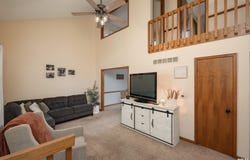 1425 W 48TH Street, Davenport, IA 52806