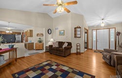 300 Kingsbury Court, Highland, IL 62249