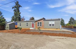 4914 E St, Springfield, OR 97478