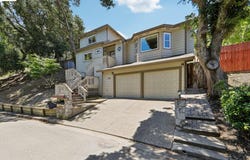 26 Oak Rd, Orinda, CA 94563