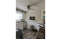 5364 Summit Road, Lyndhurst, OH 44124