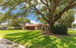 322 E OBryant Street, Bellville, TX 77418