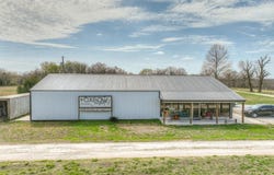 8637 Oxbow Lane, Neosho, MO 64850