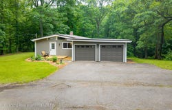 9481 S Clinton Trail, Eaton Rapids, MI 48827