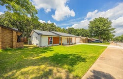 806 Chestnut Drive, Arlington, TX 76012