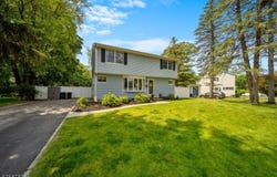 9 Wellesley Dr, Oakland Boro, NJ 07436-3416