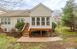 20 Meadowview Court, Canton, CT 06019