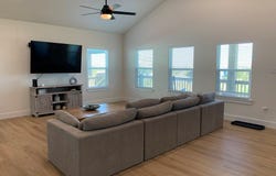 2122 S Young St, ROCKPORT, TX 78382
