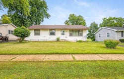 1614 W Laurel, FREEPORT, IL 61032