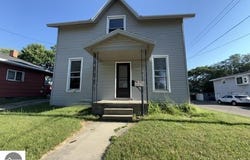251 5th Avenue, Manistee, MI 49660