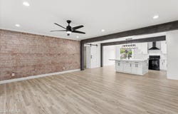 7201 N 16TH Drive, Phoenix, AZ 85021