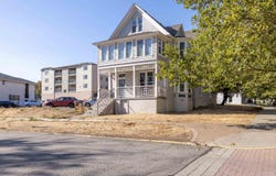 422 4th St, Cheney, WA 99004