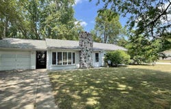 425 Orchard Avenue, Clare, MI 48617