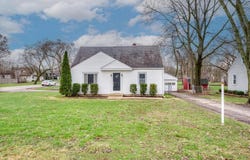 26w441 Geneva Road, Wheaton, IL 60187