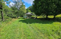 72 Rainbow Dr, Galax, VA 24333