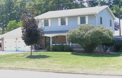 1218 S Clinton Street, Charlotte, MI 48813