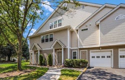 37 Mayer Dr, Clifton City, NJ 07012-1651