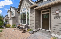 1821 Summer Place, Talent, OR 97540