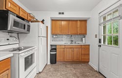 1405 17th Ave, South Milwaukee, WI 53172