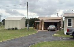 608-610 Osage Ave, Geronimo, OK 73543-9222