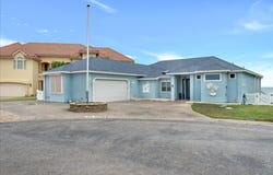 319 Bayview Dr, Aransas Pass, TX 78336