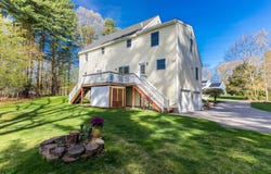 16 Grove Street, Greenland, NH 03840