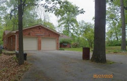 2600 Meanwell, Petersburg, MI 49270