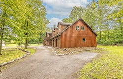 526 Pleasant Valley Rd, Bullskin Twp, PA 15425