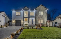 81 Pilgrim Lane, Westbury, NY 11590
