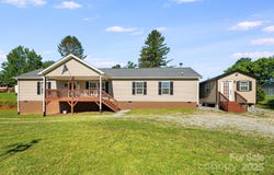 32 Bishop Lane, Flat Rock, NC 28731