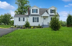 715 Pittstown Rd, Franklin Twp., NJ 08825-4149