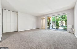 304 OLD FORGE Crossing, DEVON, PA 19333