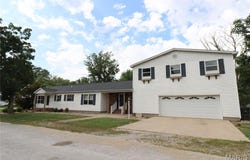 1001 E 2nd Street, St Peter, IL 62880
