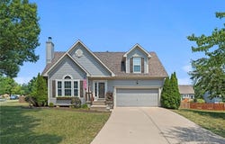 15615 S Brougham Drive, Olathe, KS 66062