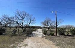 740 Country Trl, Pleasanton, TX 78064