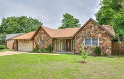 205 Fox Run Circle, Jenks, OK 74037