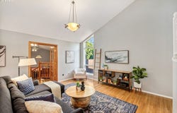 10097 SW WOODARD LN, Portland, OR 97223