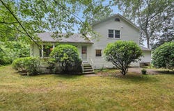 14 Glenvale Street, Waterford, CT 06385