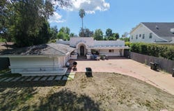 23460 Hatteras St, Woodland Hills, CA 91367
