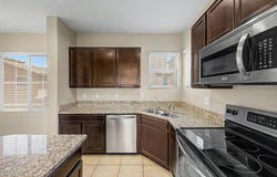 1947 N 77TH Glen, Phoenix, AZ 85035