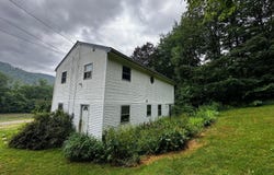 89 Lyon Road, Royalton, VT 05068
