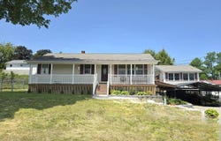 7 Lorraine Avenue, Lewiston, ME 04240