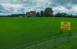 1956 State Highway 32, Phillipsburg, MO 65722
