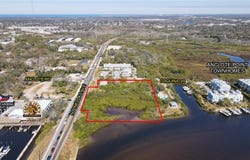 N PINELLAS AVENUE, TARPON SPRINGS, FL 34689