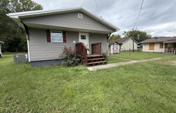1801 & 1801 1/2 Exeter Avenue, Middlesboro, KY 40965