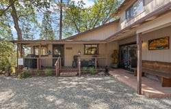 39165 Ski Slope Drive, Bass Lake, CA 93604