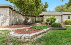 924 Forest Lake Court, Ballwin, MO 63021
