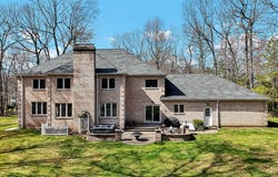 17 Hidden Oak Drive, Farmington, CT 06032