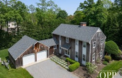 11 BOND LANE, BROOKHAVEN HAMLET, NY 11719